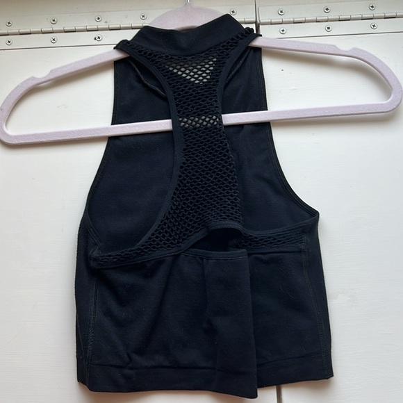 FREE PEOPLE CROPPED WORKOUT TANK! size xs - Picture 2 of 2